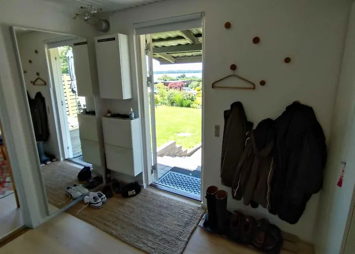 Cozy Summerhouse With Spectacular Views Vakantiehuis *